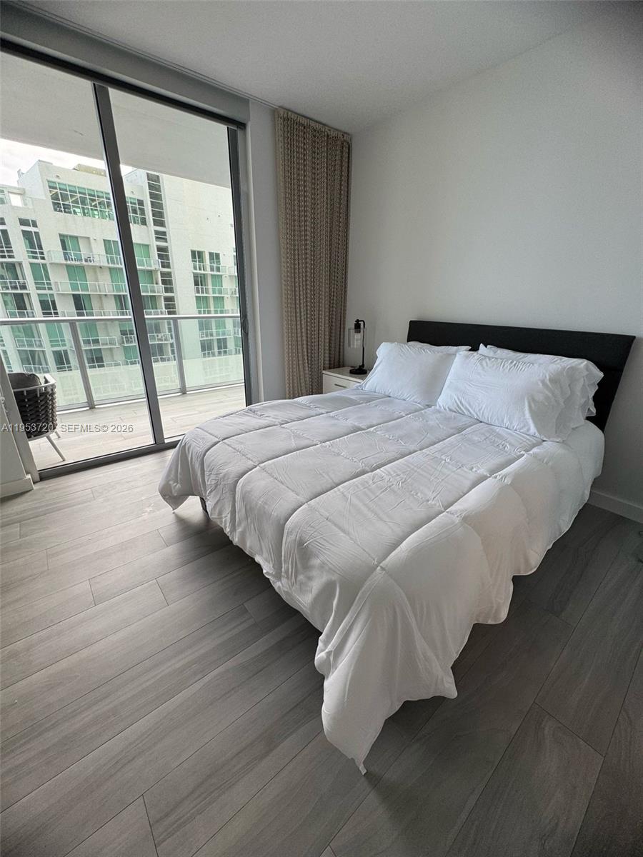 1300 Brickell Bay Dr 2504