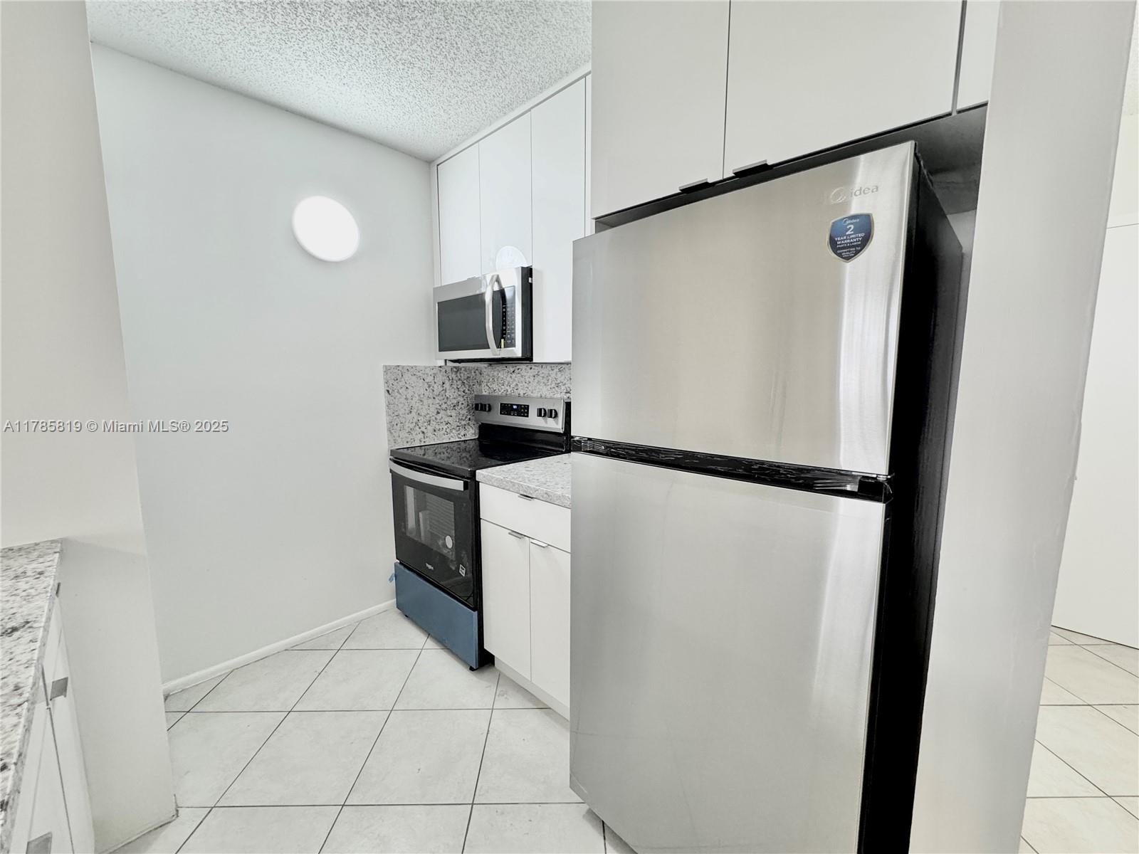 Rental Property at 2401 Riverside Dr 512-B, Coral Springs, Broward County, Florida - Bedrooms: 1 
Bathrooms: 1  - $1,500 MO.