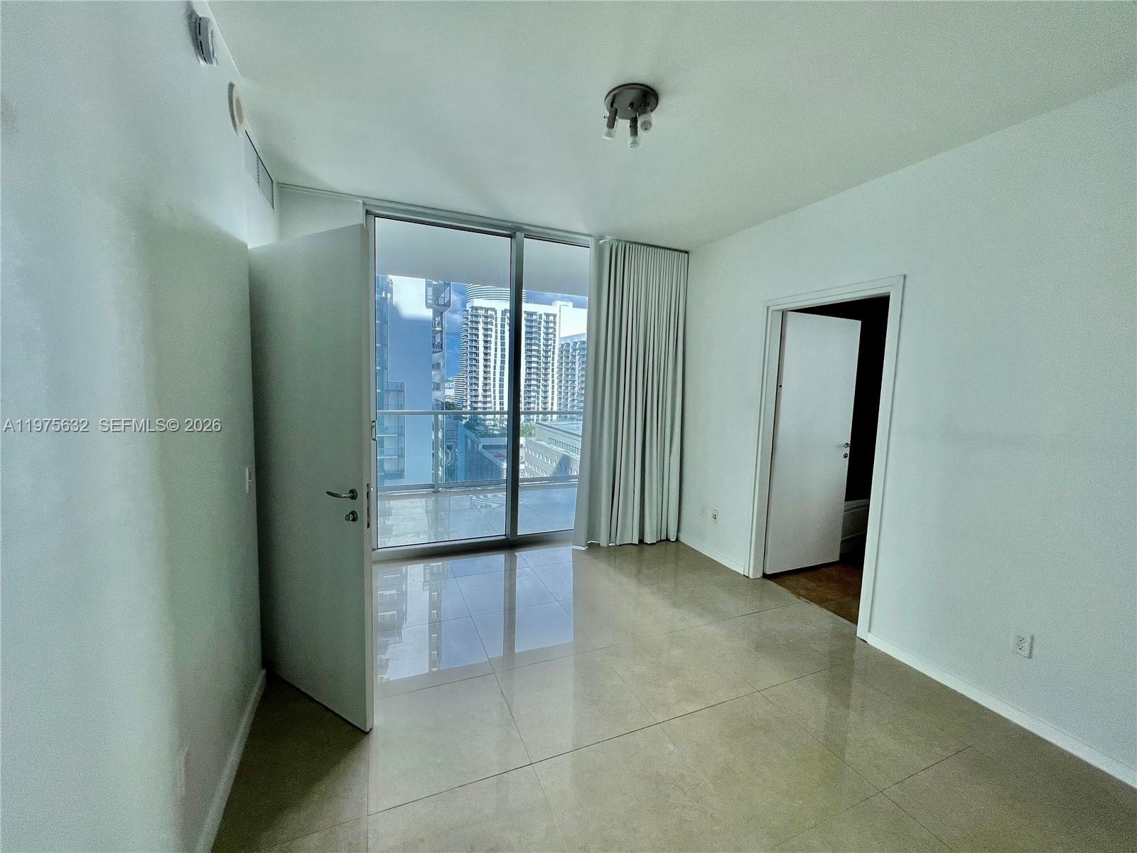 MET 1 CONDO - Residential Lease