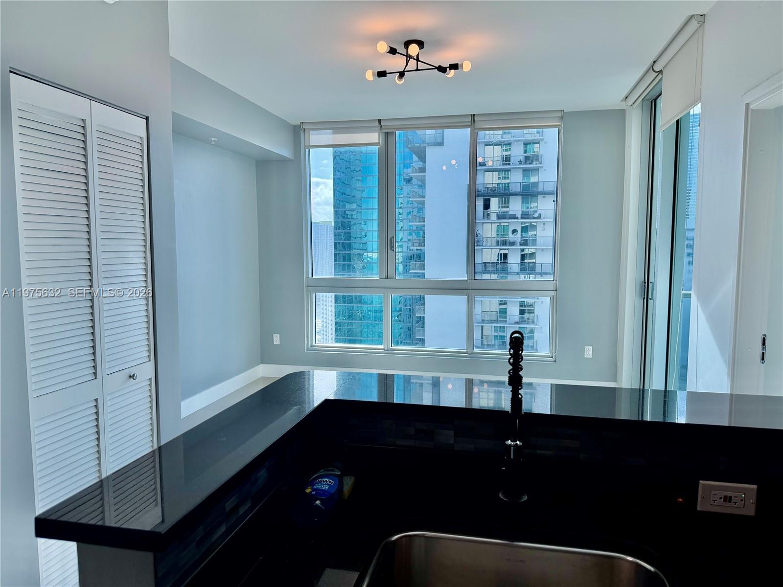 MET 1 CONDO - Residential Lease