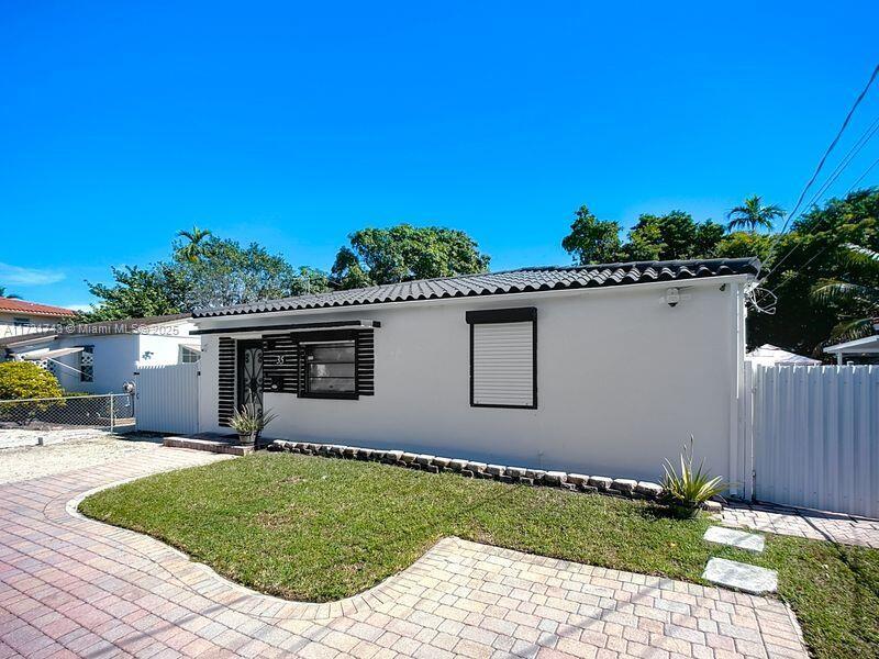 35 SW 63rd Ct