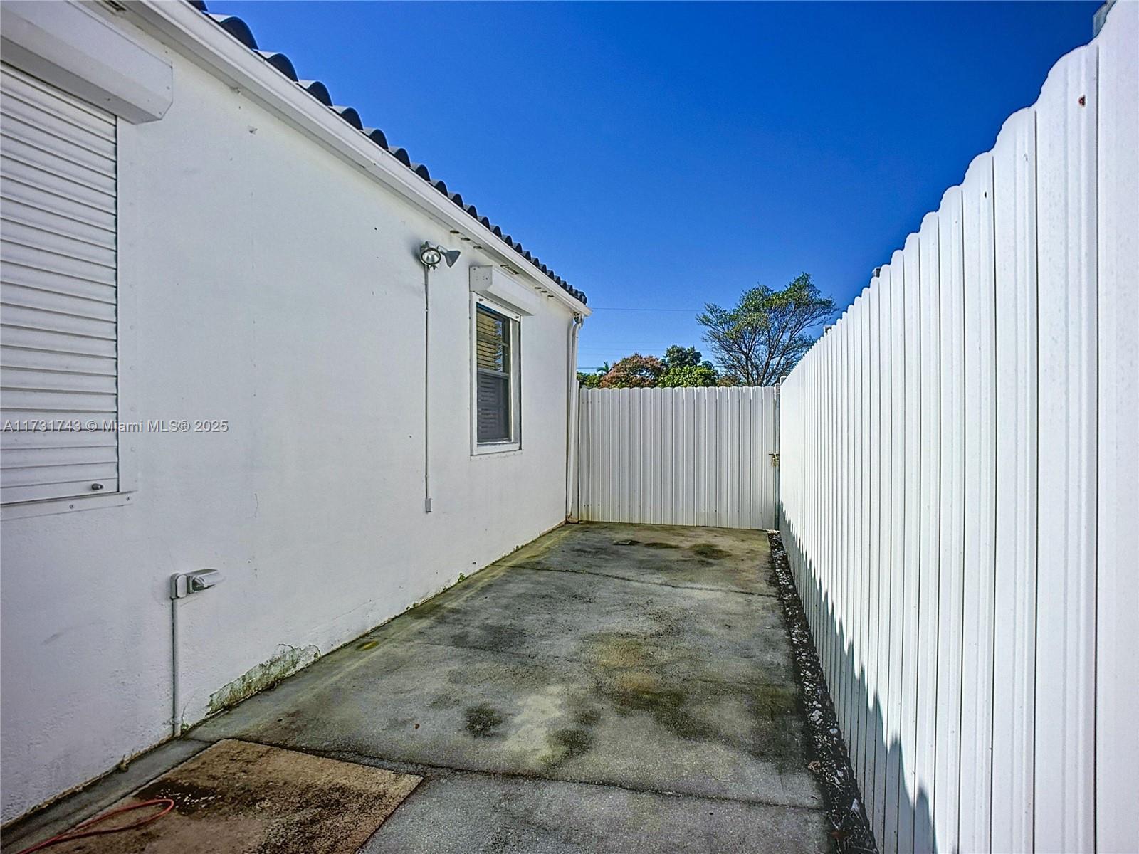 FAIRLAWN - Residential