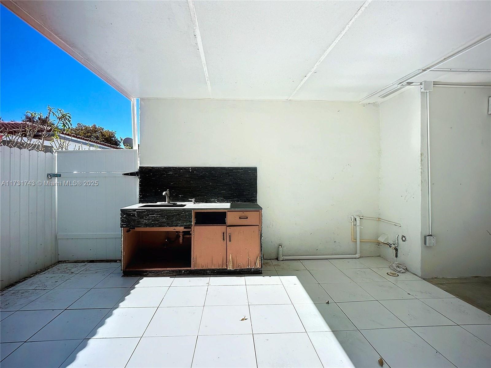 FAIRLAWN - Residential