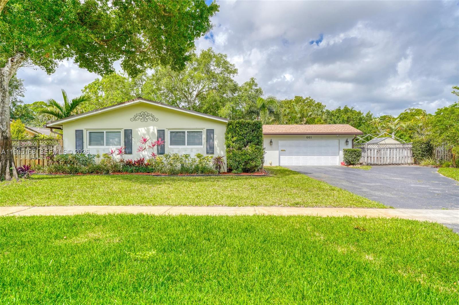 PLANTATION GARDENS SEC 5 - Residential