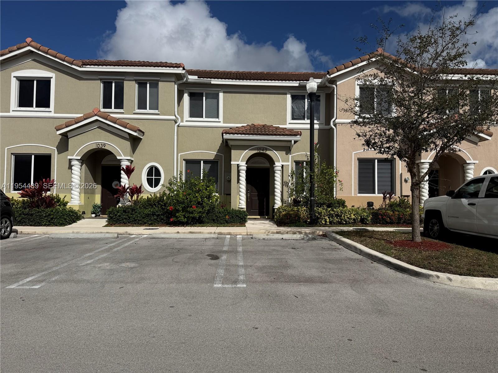 TOWNS AT SEASCAPE - Residential