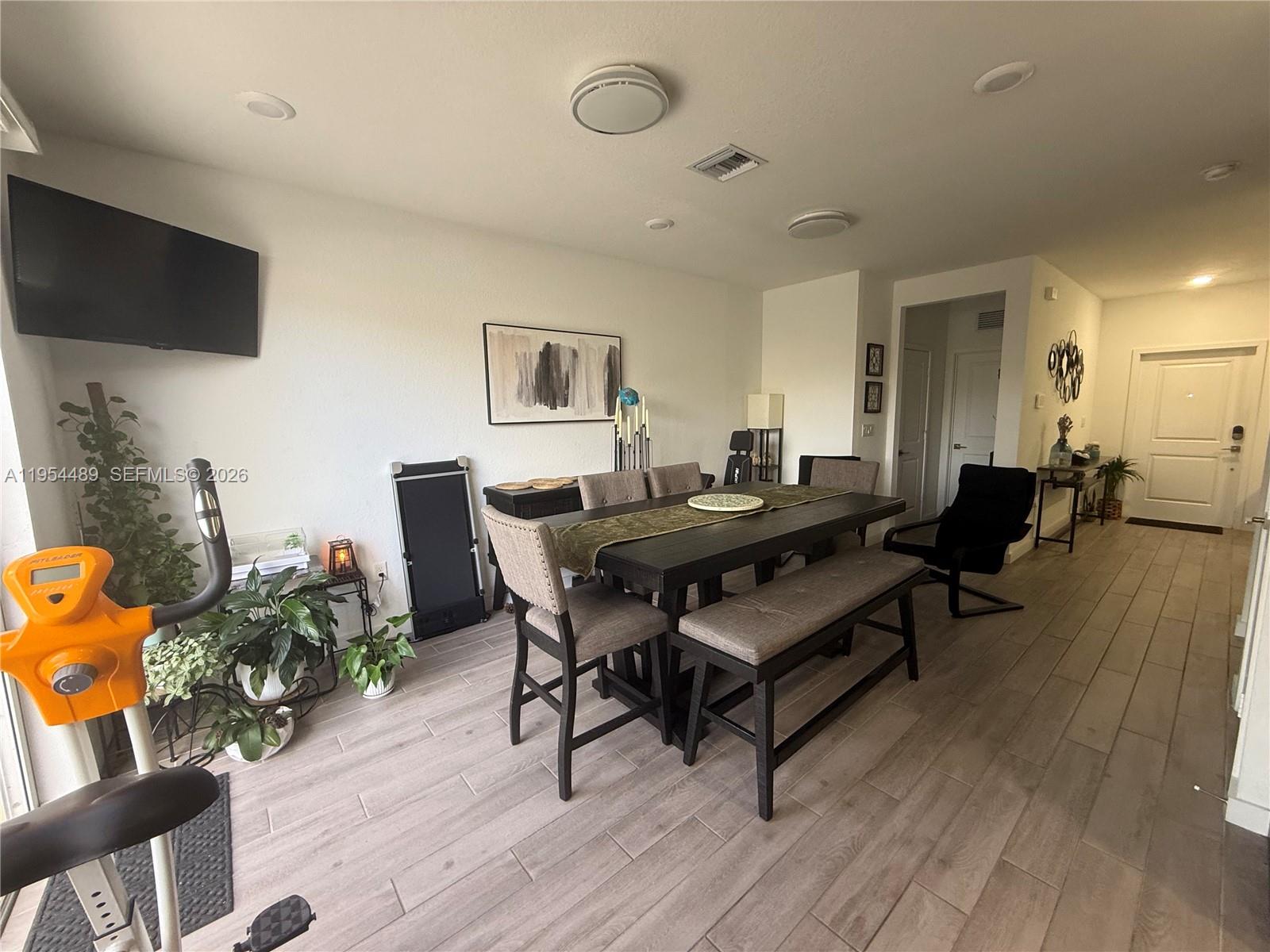 TOWNS AT SEASCAPE - Residential