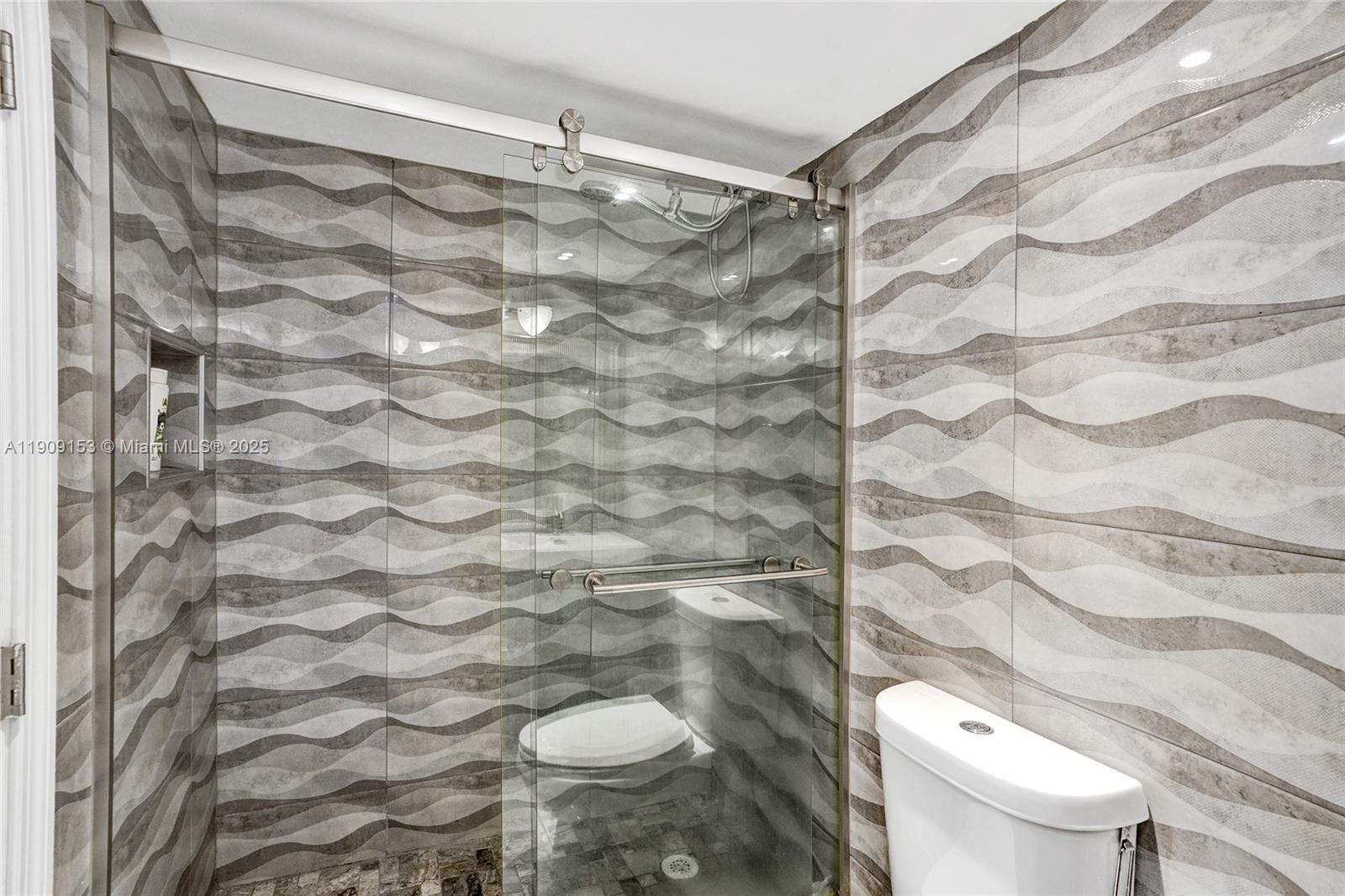 MIRASOL OCEAN TOWERS COND - Residential