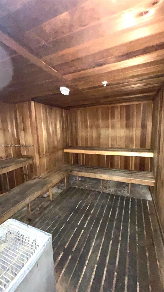 MIRASOL OCEAN TOWERS COND - Residential