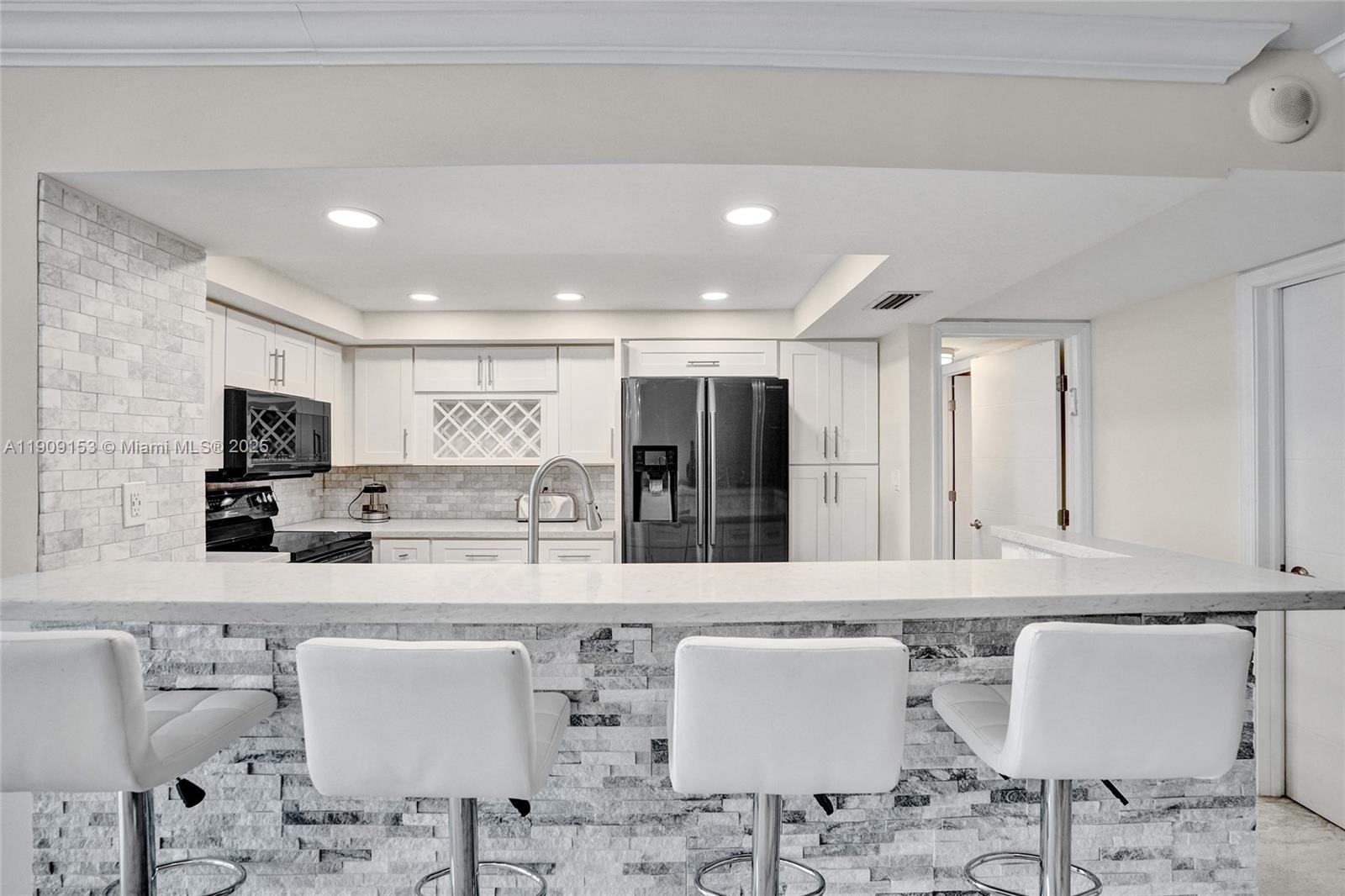 MIRASOL OCEAN TOWERS COND - Residential