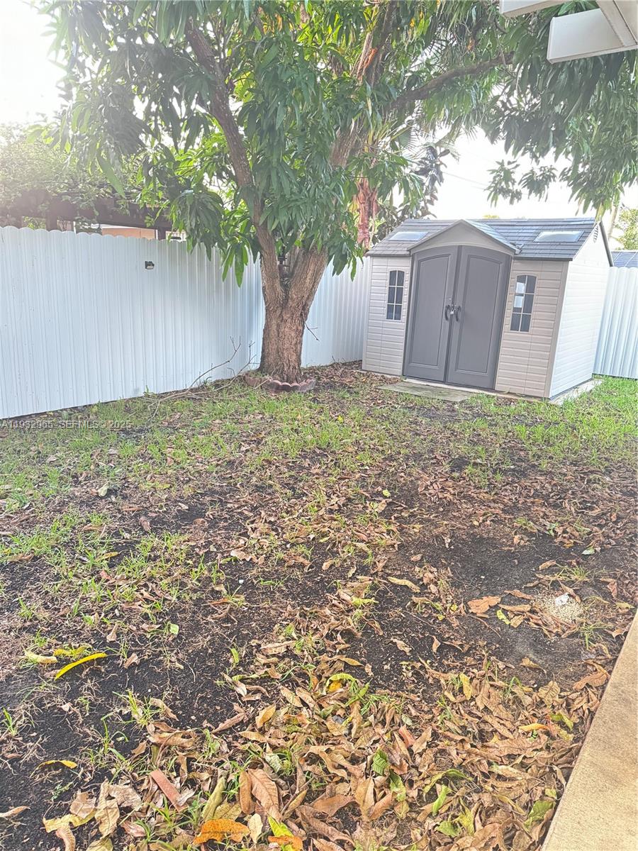 BOULEVARD HEIGHTS SEC - Residential Lease