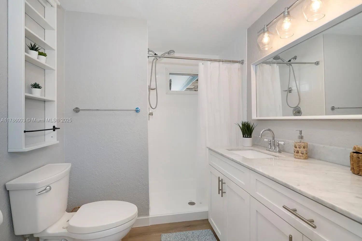 Tavernier, Florida 33070, United States, 5 Bedrooms Bedrooms, ,3 BathroomsBathrooms,Residential,Active,118102