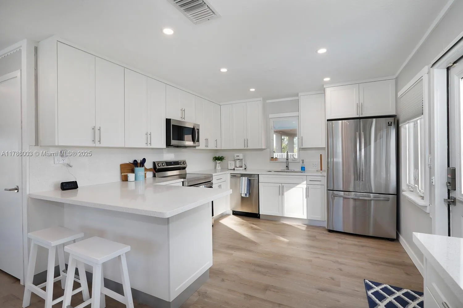 Tavernier, Florida 33070, United States, 5 Bedrooms Bedrooms, ,3 BathroomsBathrooms,Residential,Active,118102