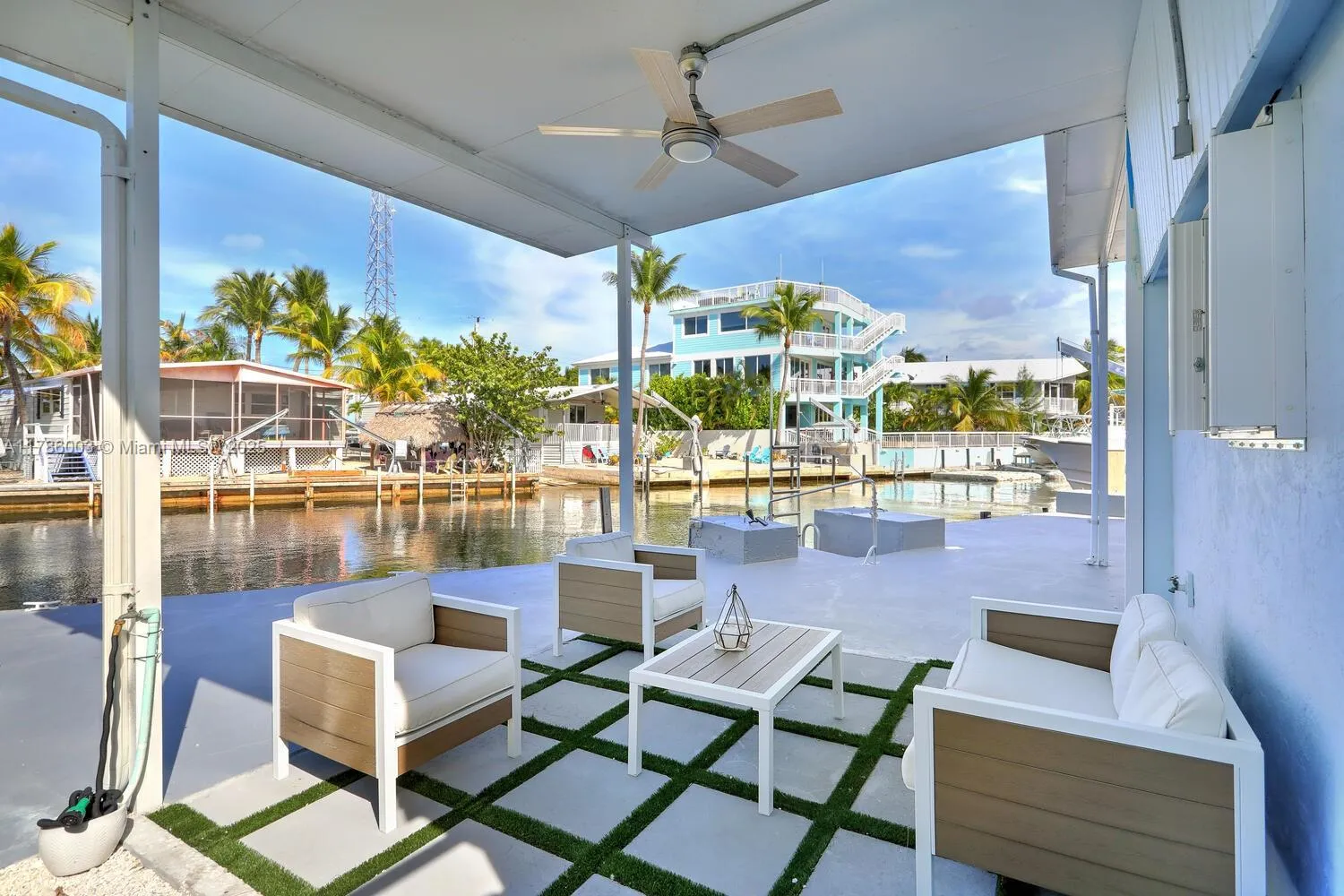 Tavernier, Florida 33070, United States, 5 Bedrooms Bedrooms, ,3 BathroomsBathrooms,Residential,Active,118102