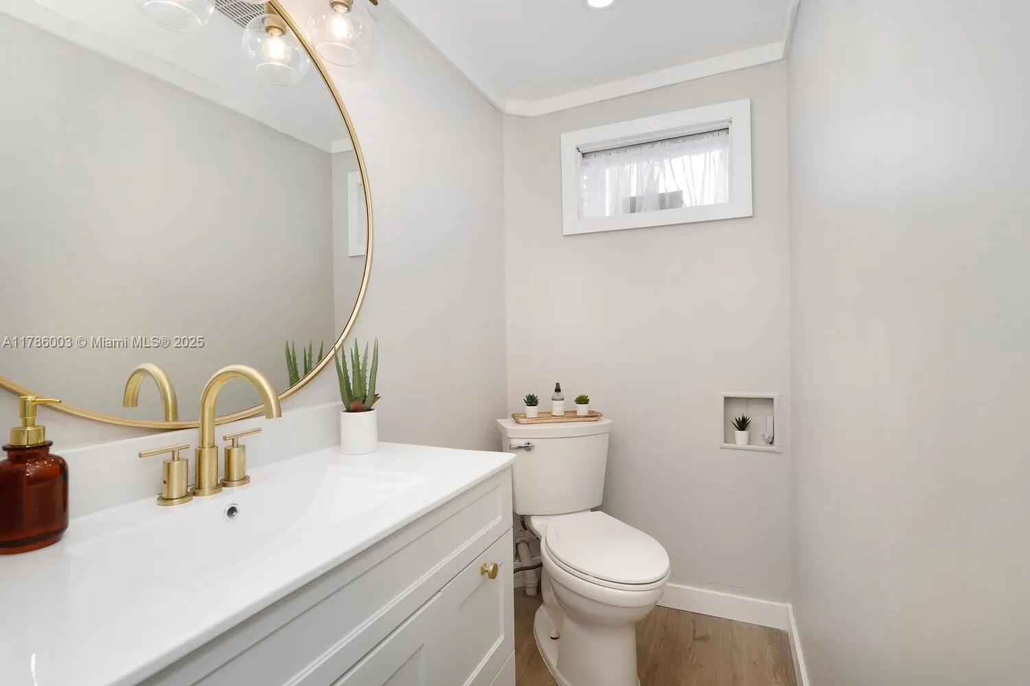 Tavernier, Florida 33070, United States, 5 Bedrooms Bedrooms, ,3 BathroomsBathrooms,Residential,Active,118102