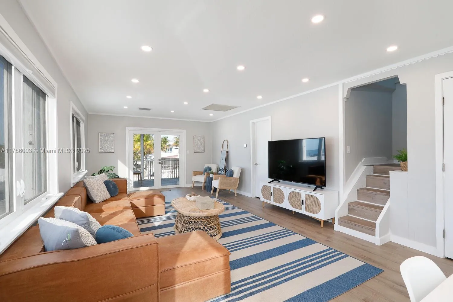 Tavernier, Florida 33070, United States, 5 Bedrooms Bedrooms, ,3 BathroomsBathrooms,Residential,Active,118102