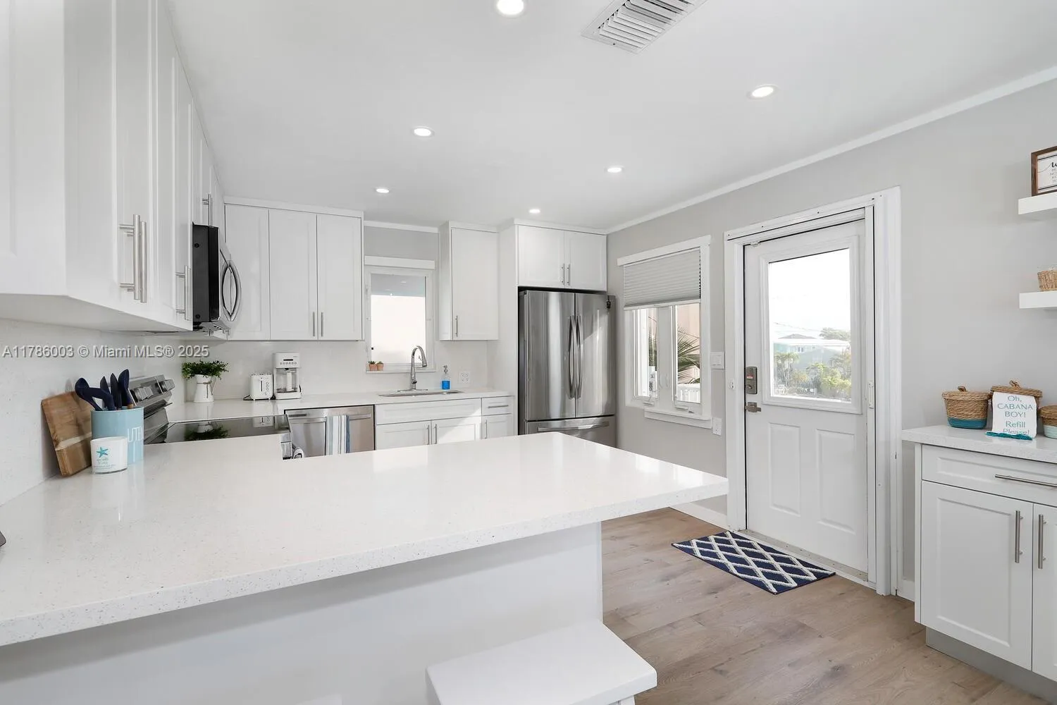 Tavernier, Florida 33070, United States, 5 Bedrooms Bedrooms, ,3 BathroomsBathrooms,Residential,Active,118102