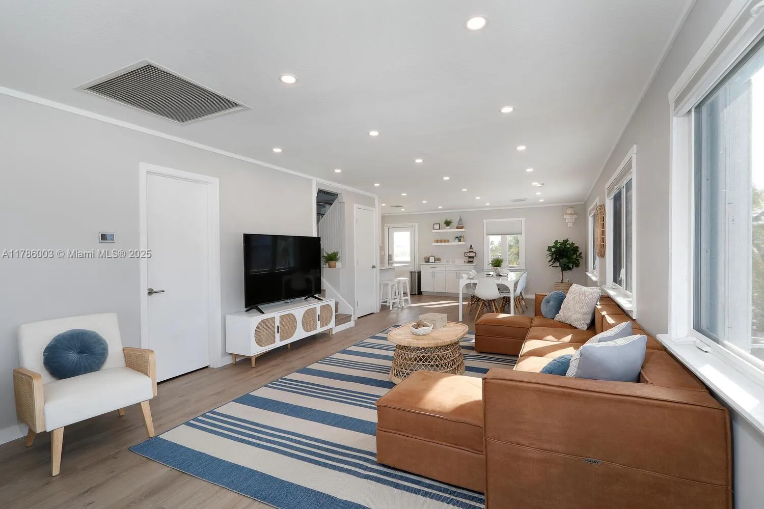 Tavernier, Florida 33070, United States, 5 Bedrooms Bedrooms, ,3 BathroomsBathrooms,Residential,Active,118102