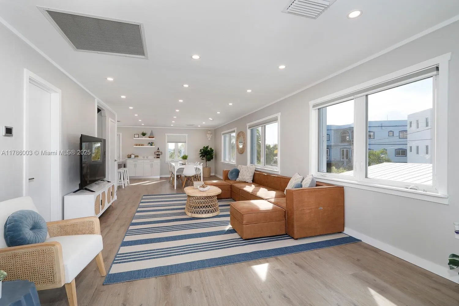 Tavernier, Florida 33070, United States, 5 Bedrooms Bedrooms, ,3 BathroomsBathrooms,Residential,Active,118102