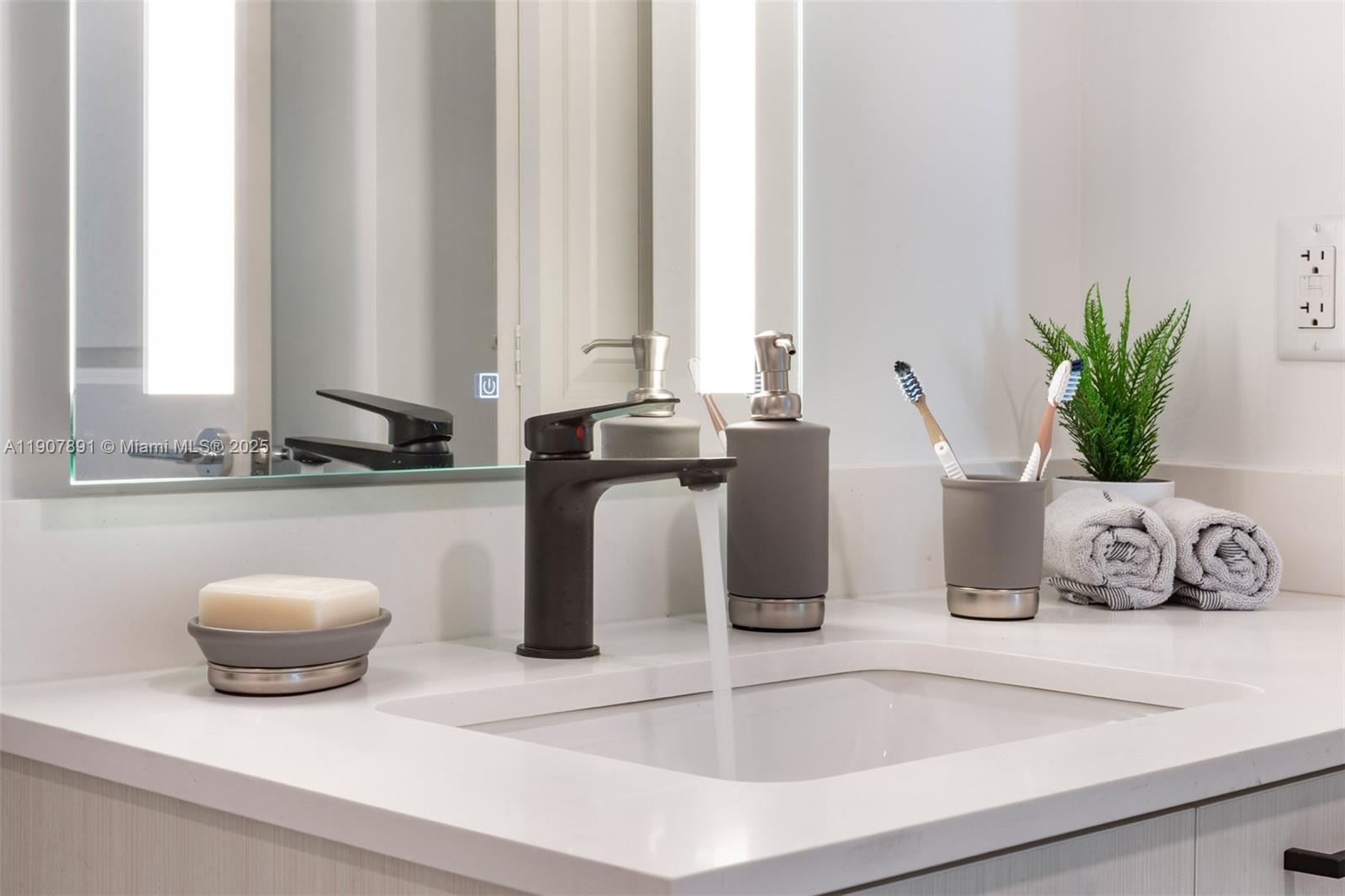 MIAMI HEIGHTS - Residential Lease