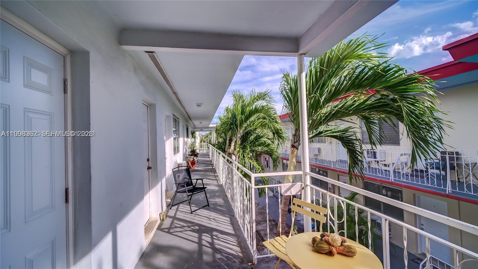 BISCAYNE BCH SUB - Residential Lease