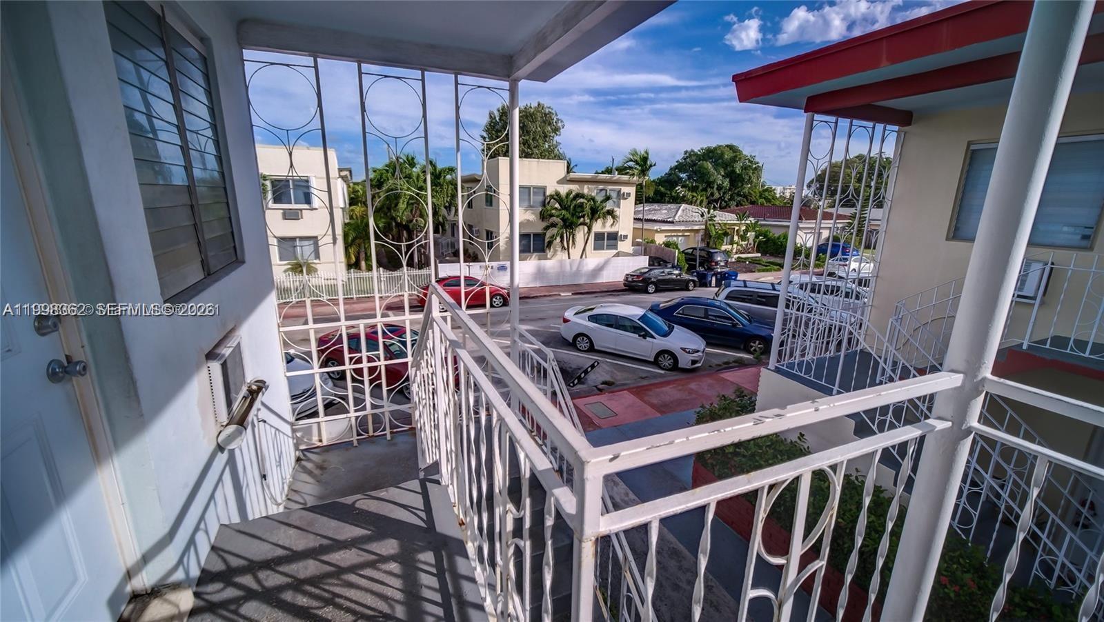 BISCAYNE BCH SUB - Residential Lease