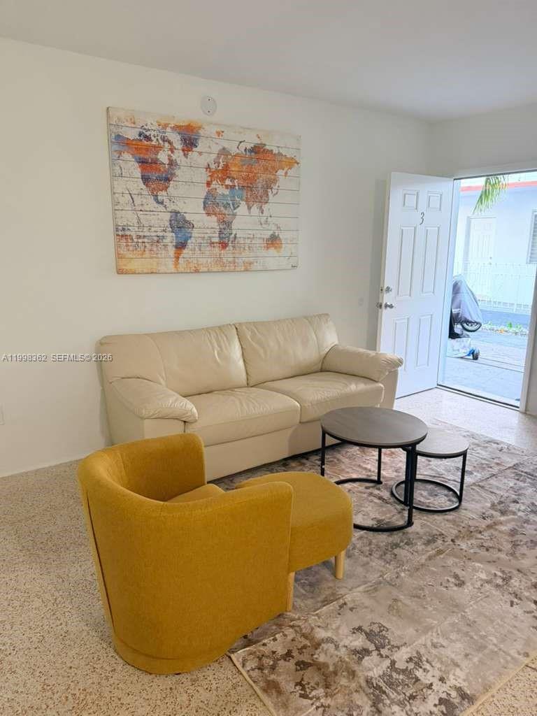 BISCAYNE BCH SUB - Residential Lease