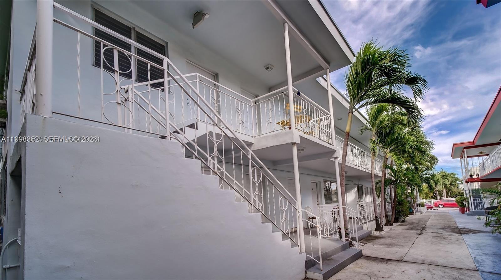 BISCAYNE BCH SUB - Residential Lease
