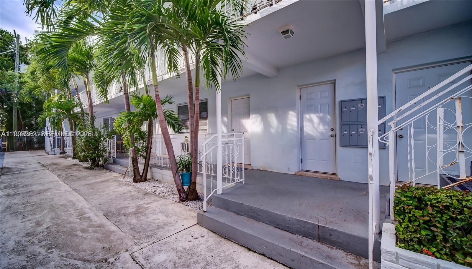 BISCAYNE BCH SUB - Residential Lease