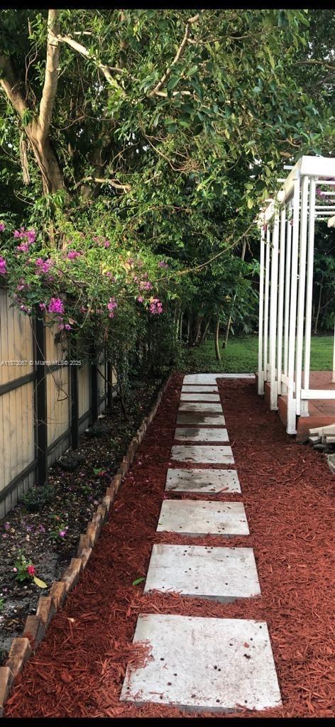 PRIORS 1ST ADDN TO BISCAY - Residential