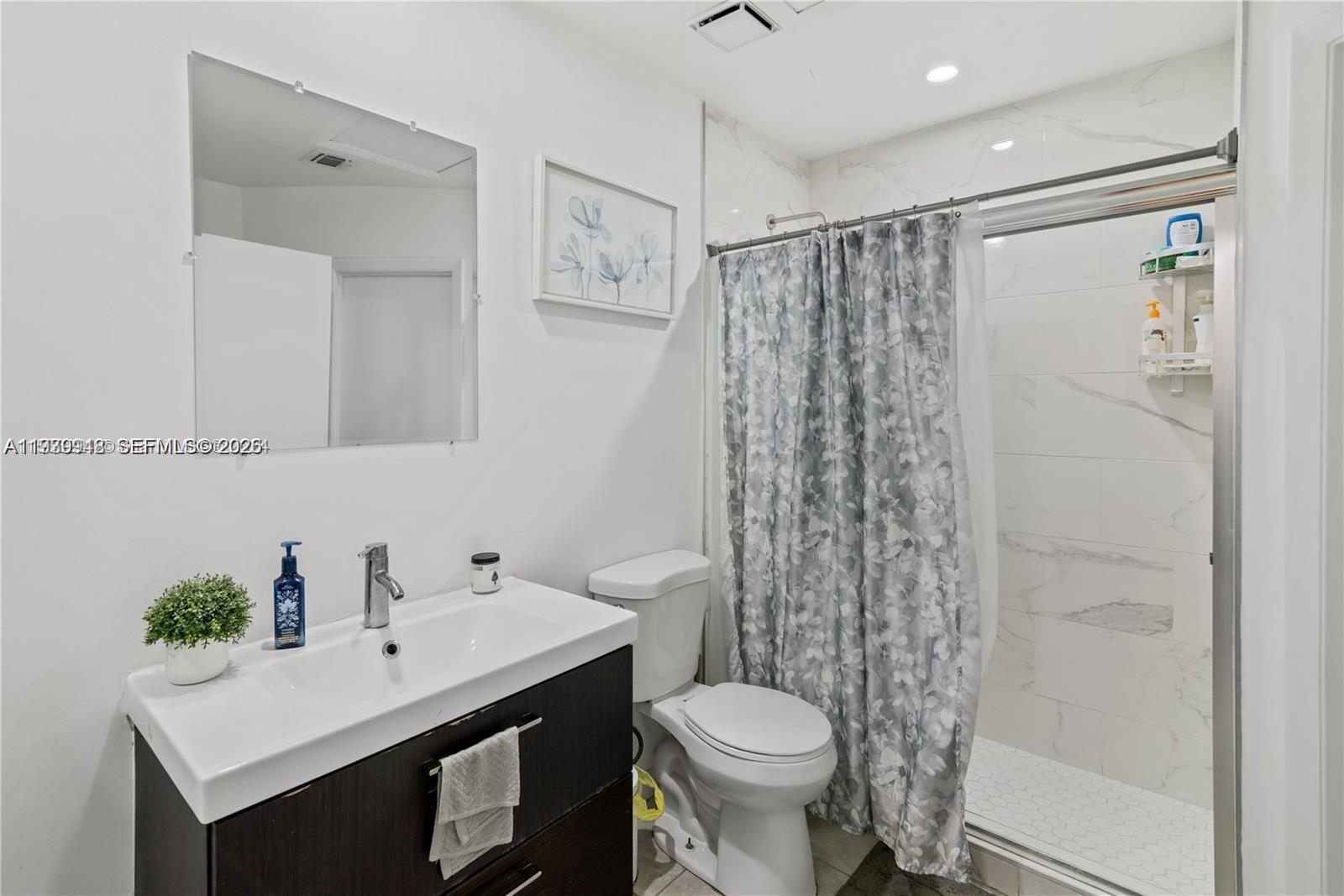 LA HACIENDA COUNTRY CLUB - Residential