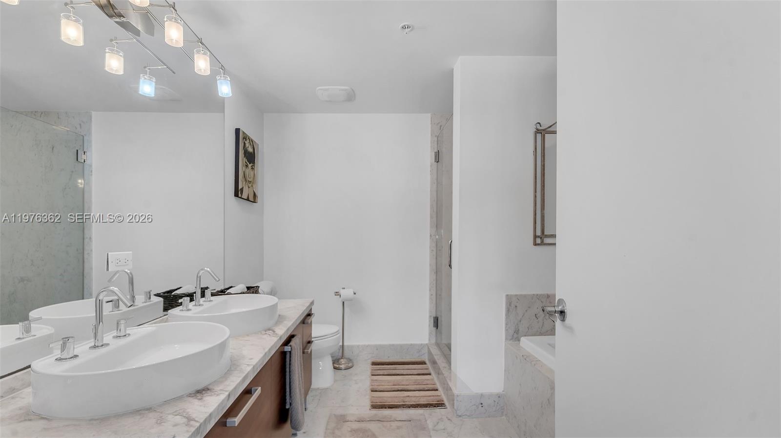 VIZCAYNE SOUTH CONDO - Residential