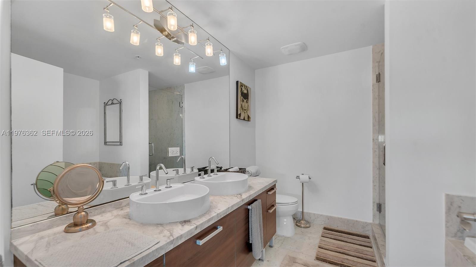 VIZCAYNE SOUTH CONDO - Residential