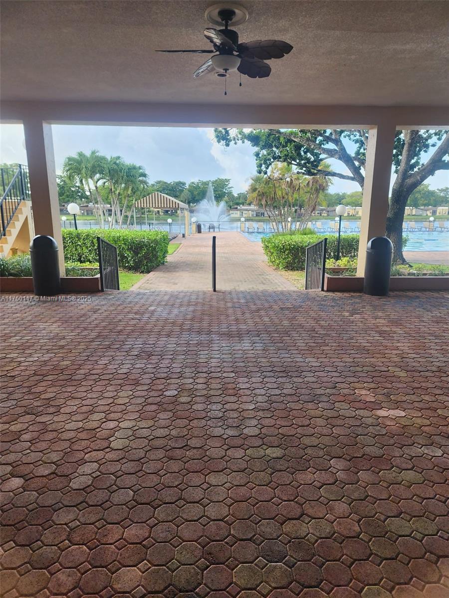 VILLAS AT CARRIAGE HILLS - Residential