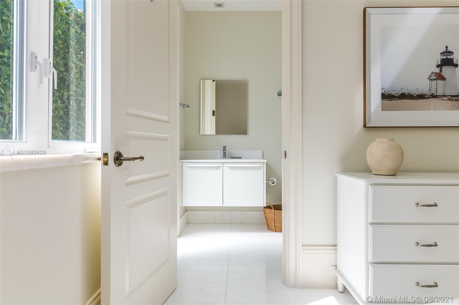 ISLA BAHIA - Residential