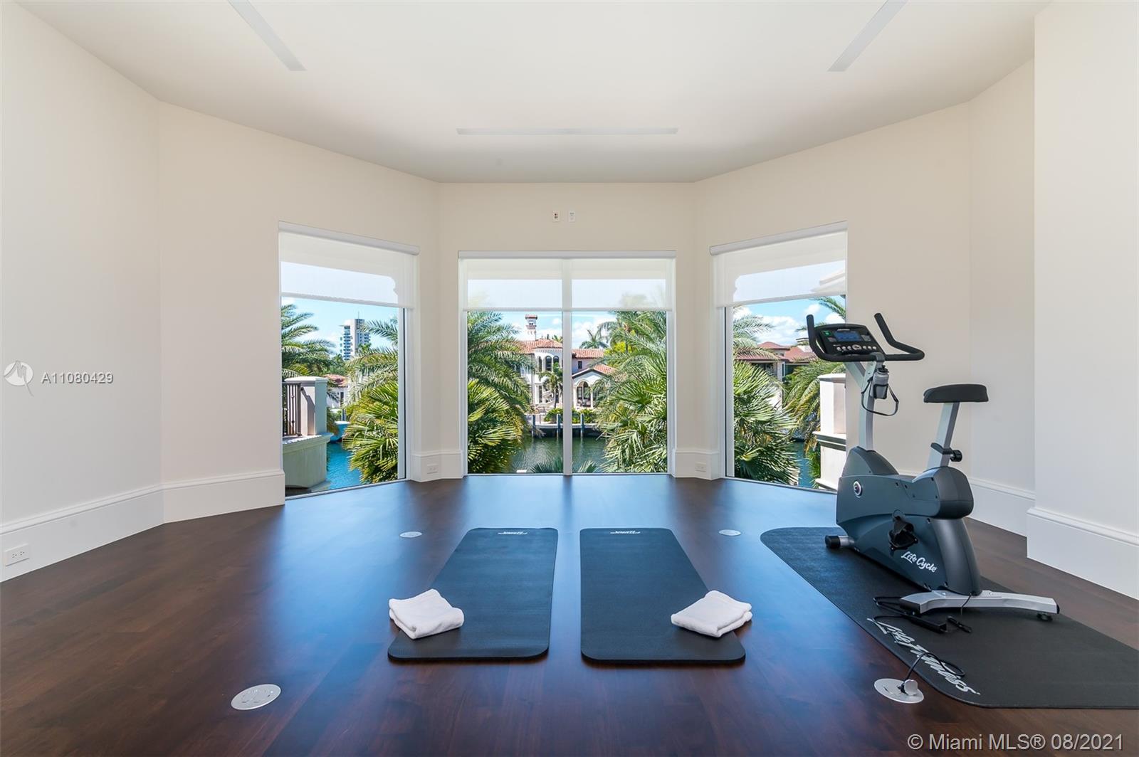 ISLA BAHIA - Residential