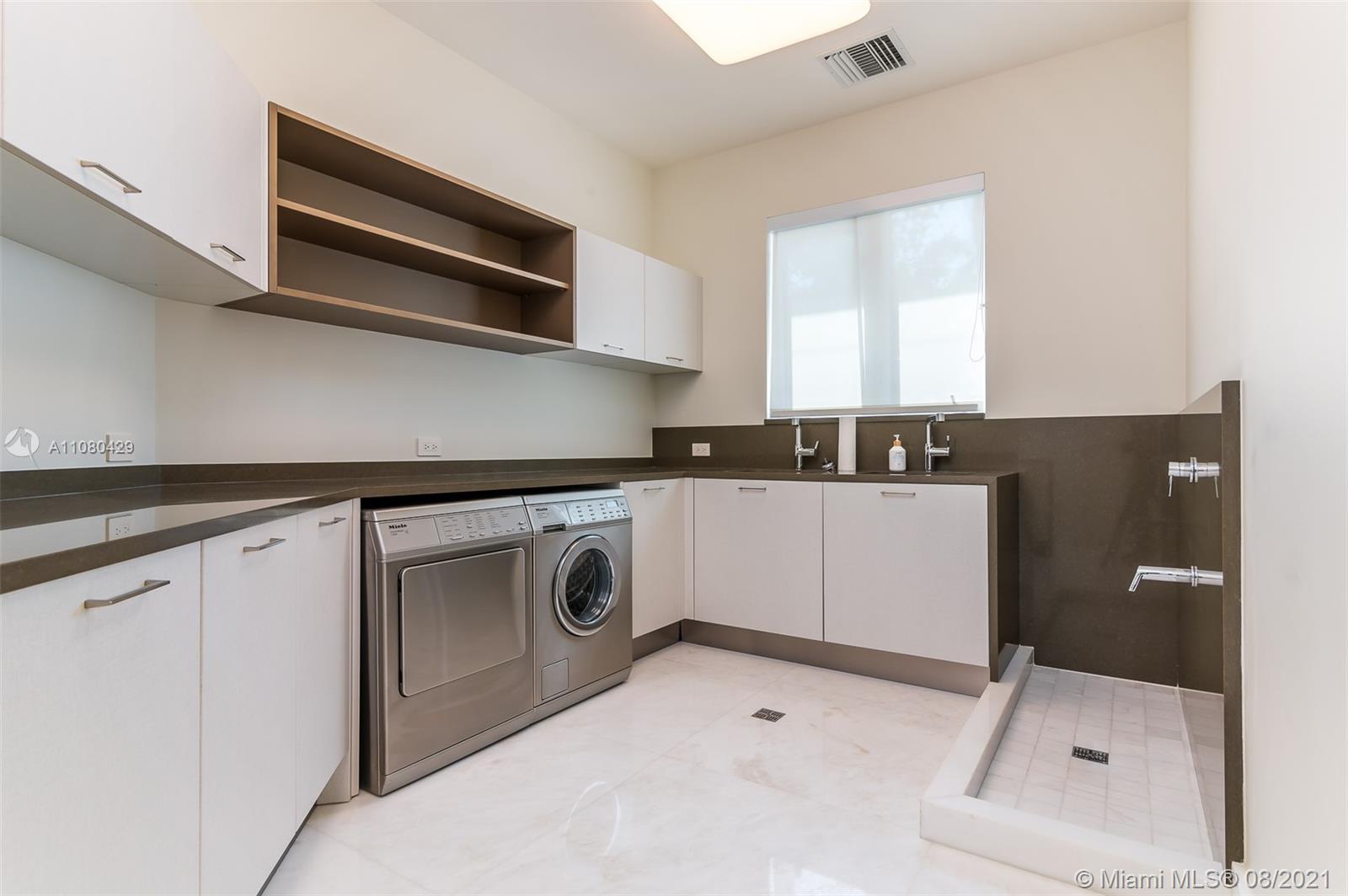 ISLA BAHIA - Residential