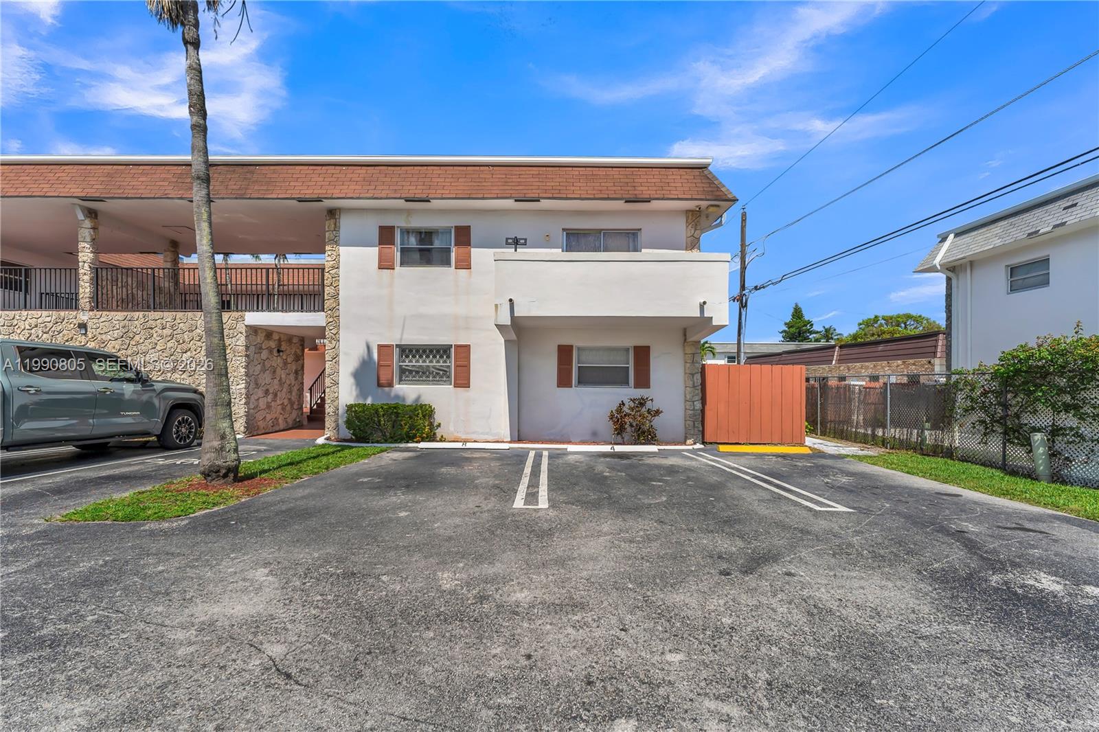 321 SW 1st Ct K-4