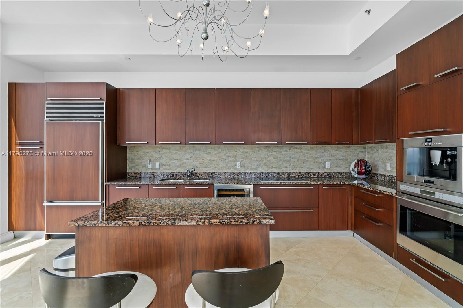 TDR TOWER III CONDO - Residential