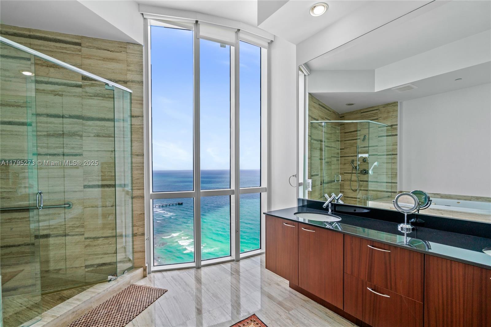 TDR TOWER III CONDO - Residential