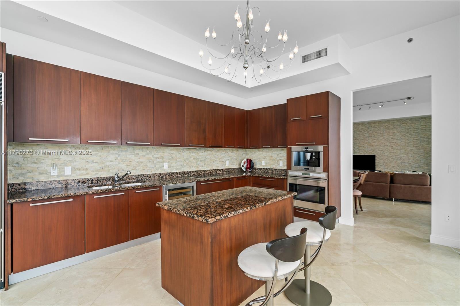 TDR TOWER III CONDO - Residential