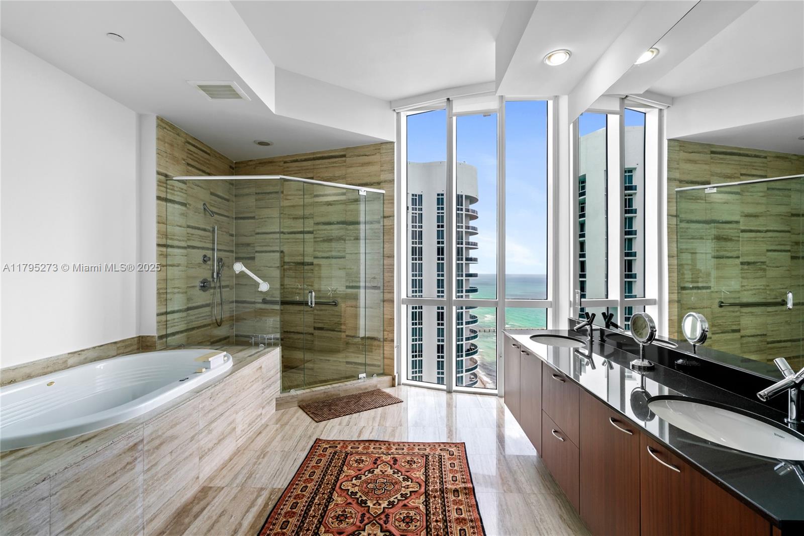 TDR TOWER III CONDO - Residential