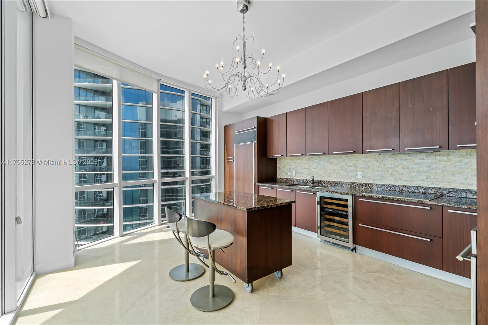 TDR TOWER III CONDO - Residential