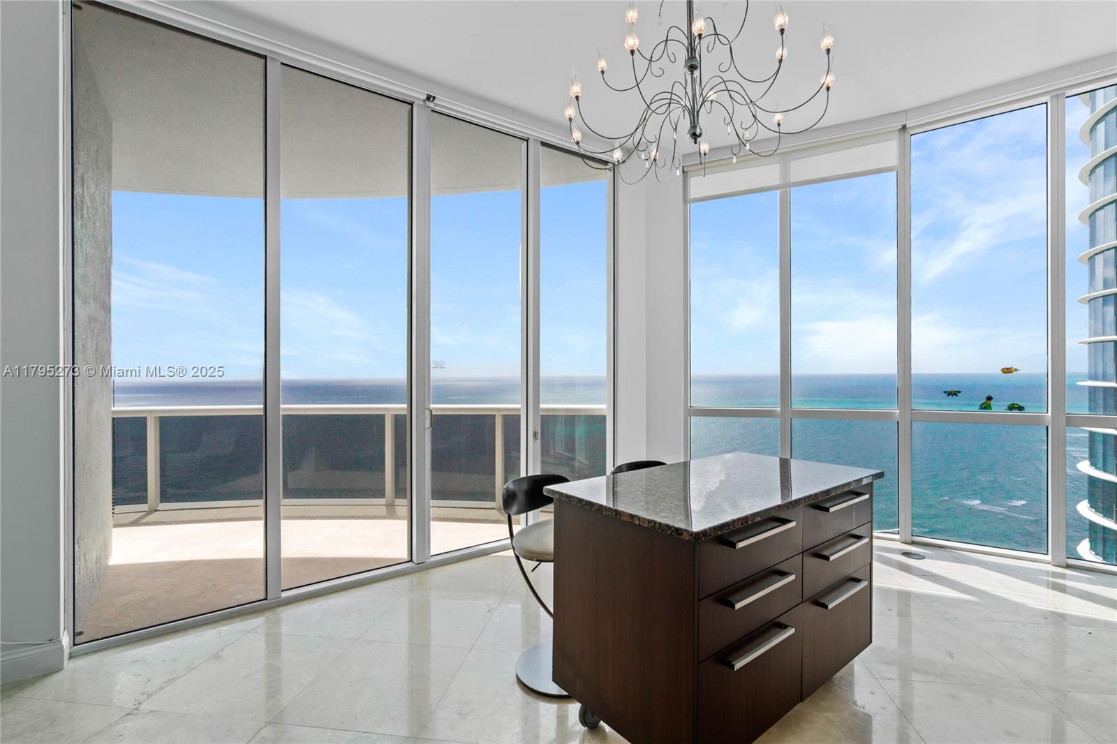 TDR TOWER III CONDO - Residential