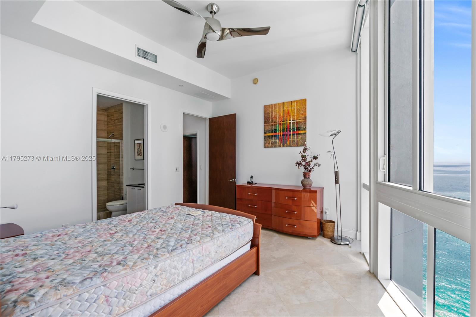 TDR TOWER III CONDO - Residential