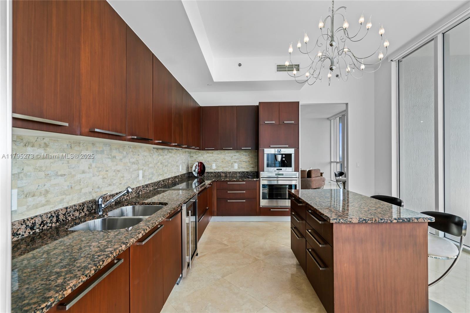 TDR TOWER III CONDO - Residential