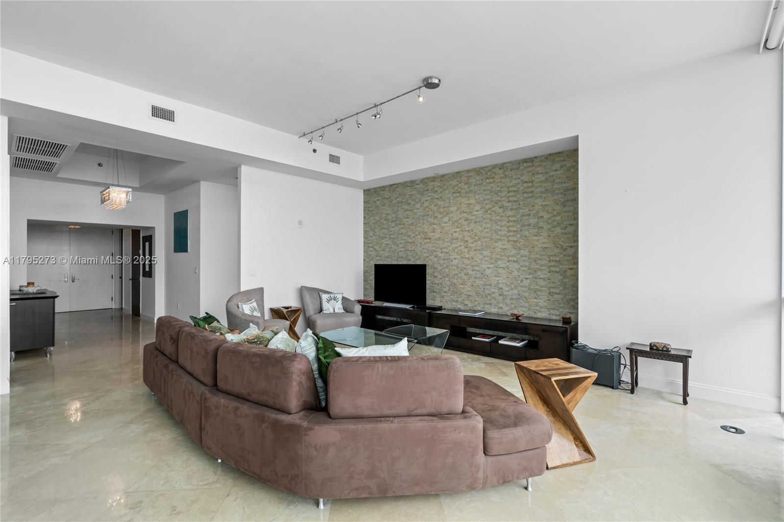 TDR TOWER III CONDO - Residential