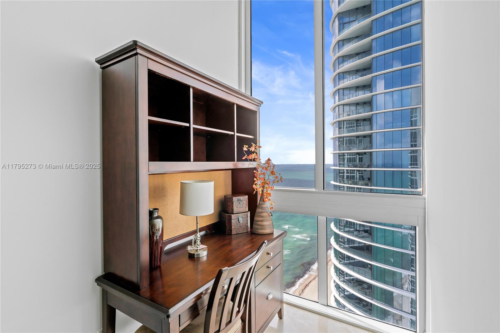 TDR TOWER III CONDO - Residential