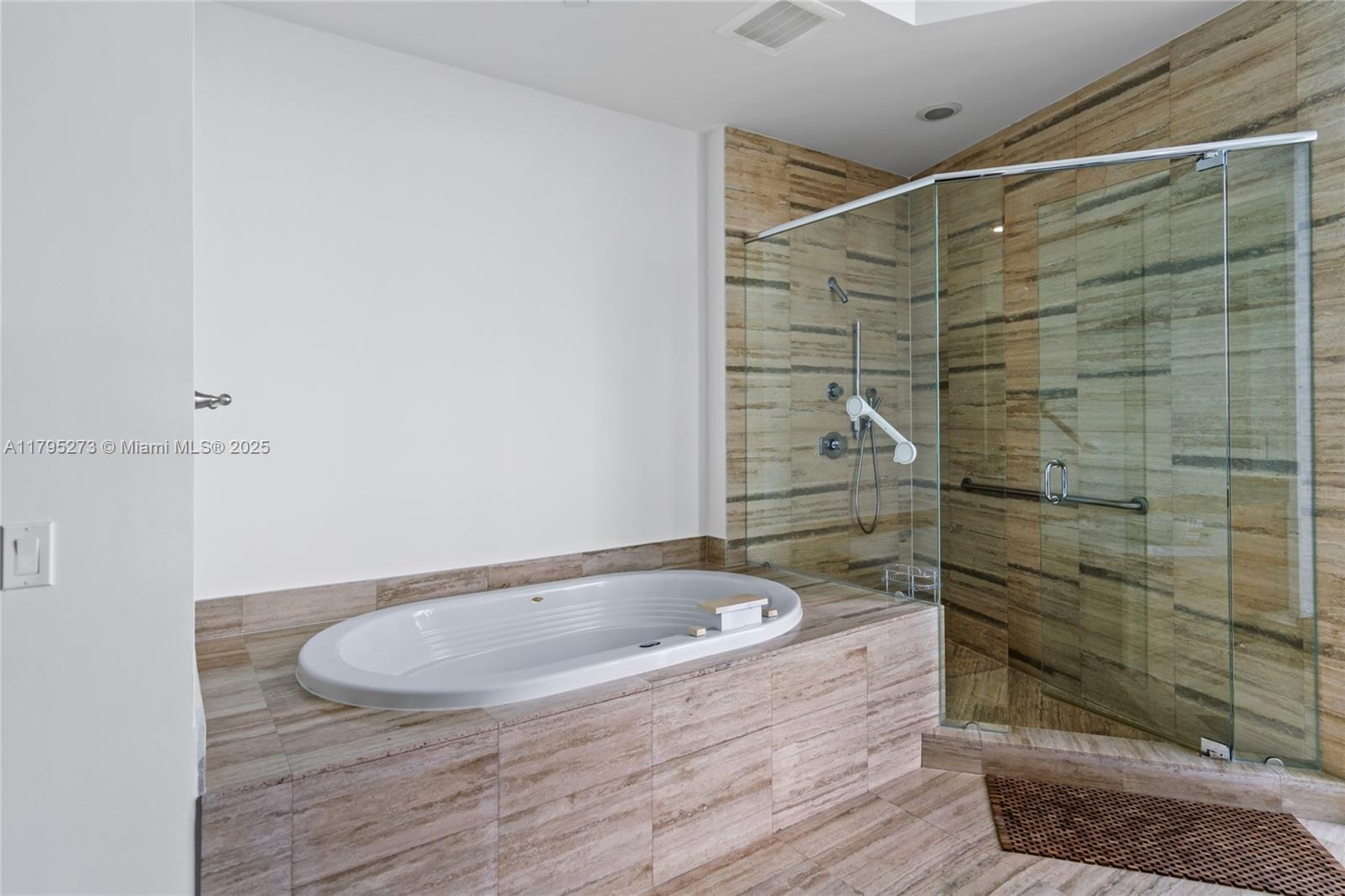 TDR TOWER III CONDO - Residential