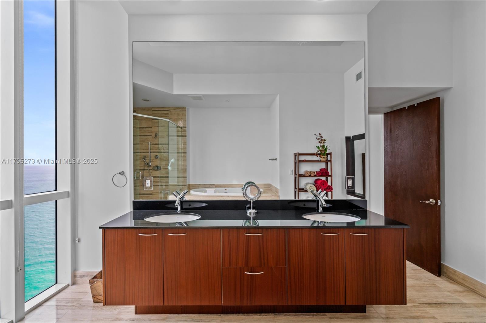 TDR TOWER III CONDO - Residential