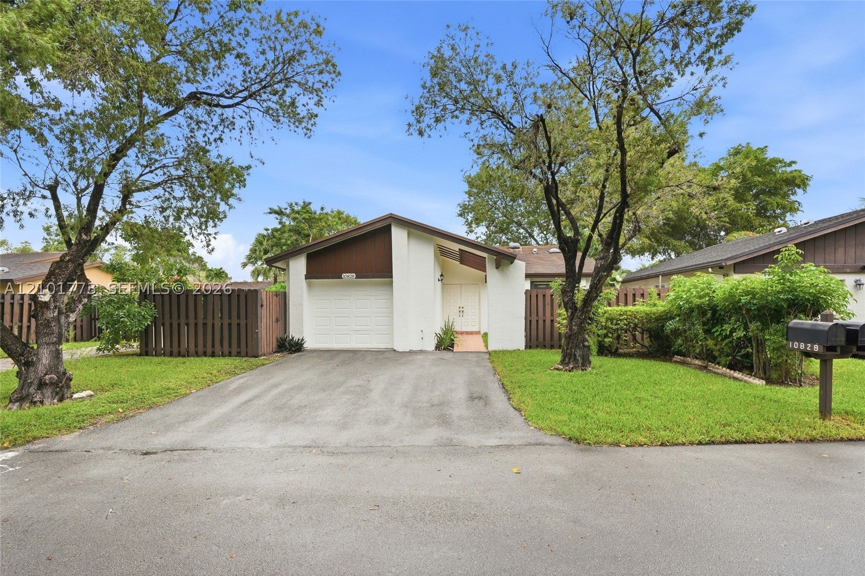 10828 SW 132nd Cir Ct, Miami FL 33186